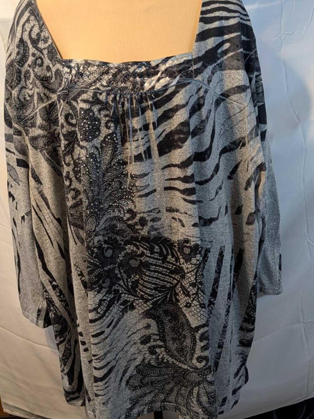 Catherines Tunic Top Womens 5X Square neck Black/Gray Rhinestones 3/4 Sleeves